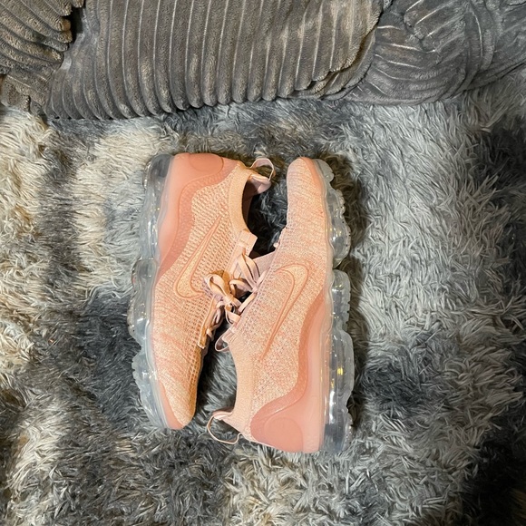 Nike Air VaporMaxes Flyknit Oxford Pink - Picture 2 of 5